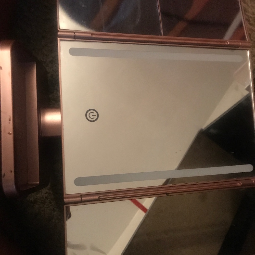 Vanity mirror